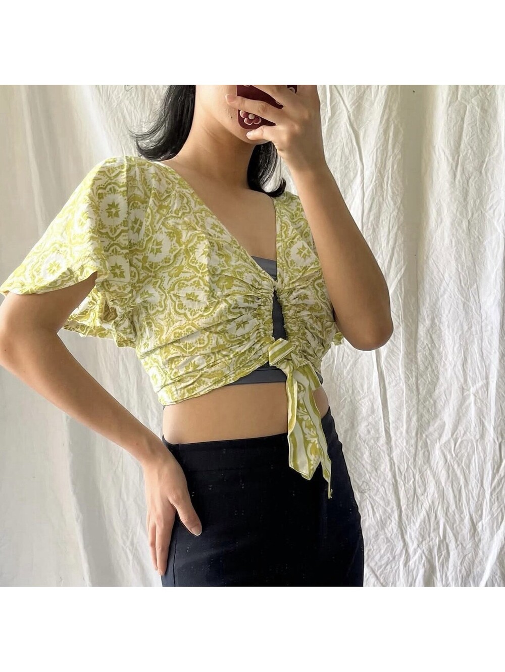 Pilcro Anthropologie Women’s Size Lg Flutter-Sleeve Cropped Geometric Tie Top